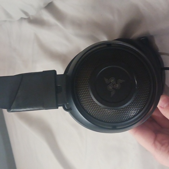 Razer Kraken Kitty RGB light up Gaming headset for PC/Computer - Picture 5 of 6